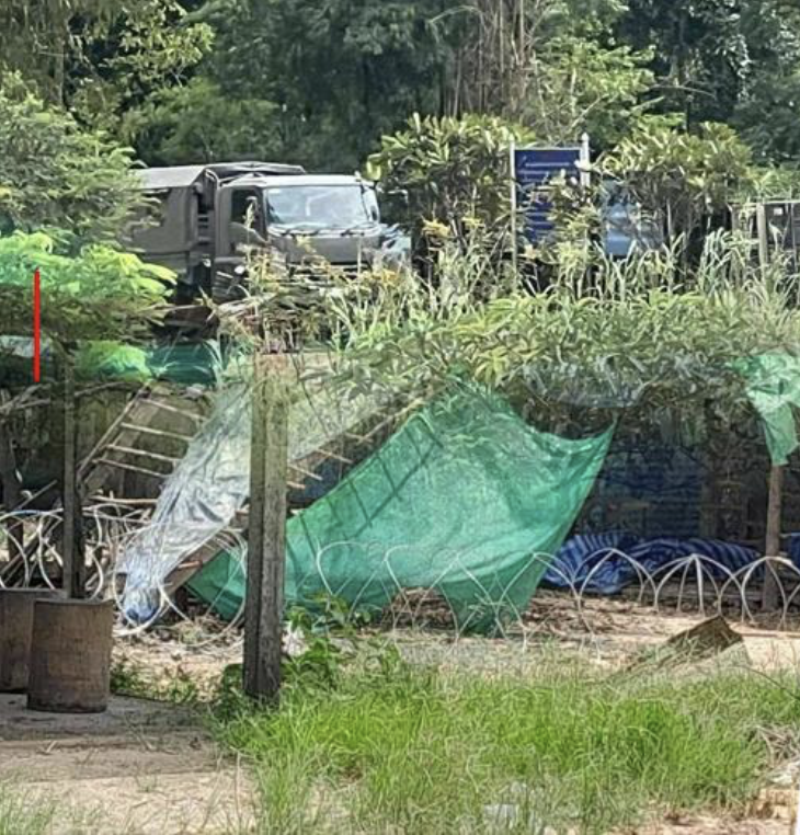 BREAKING: The illegal installation of barbed wire by the Thai side in An Ses area on August 4, 2025